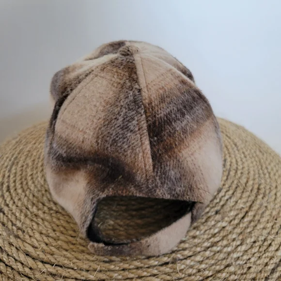 Plaid Faux Fur Hat - Picture 4 of 6